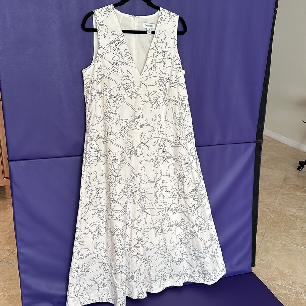 Calvin Klein Maxi A-line dress Women’s size 10 Black cream